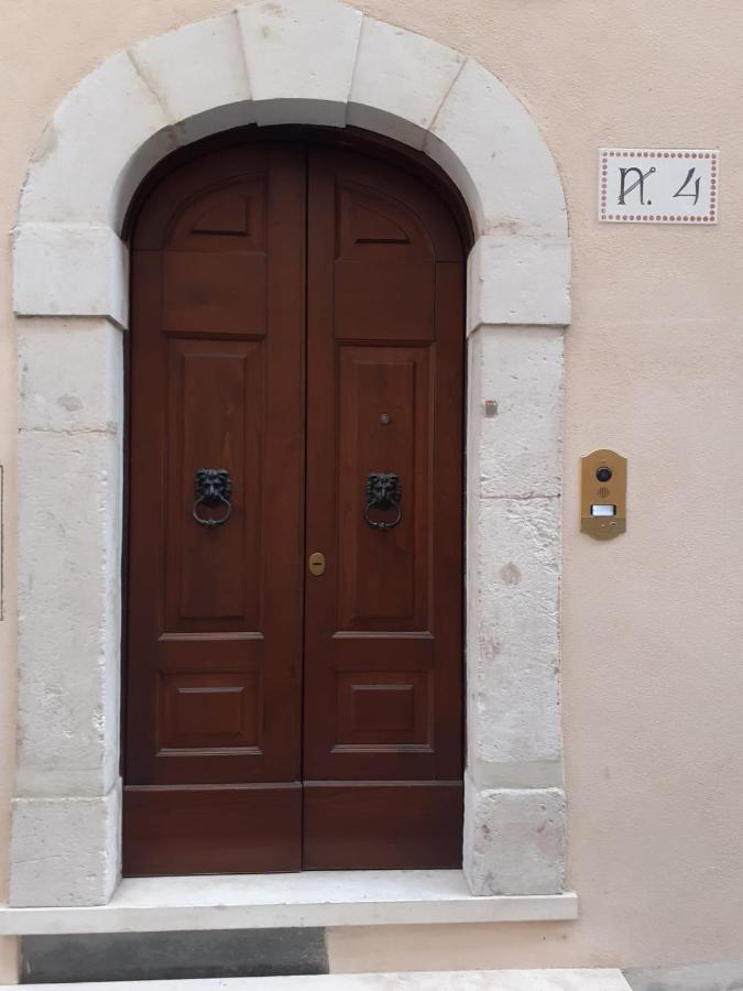 Appartamento Turistico I Portici L'Aquila Ngoại thất bức ảnh